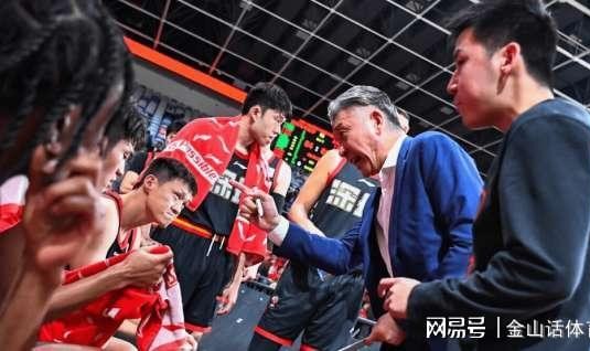 pg电子-不贪功！率队击败2支争冠热门球队，28岁锋卫，赛后盛赞自己主帅