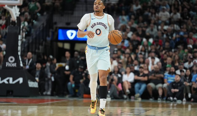 手感不佳！凯尔登12中4低效拿到9分3篮板 4次犯规